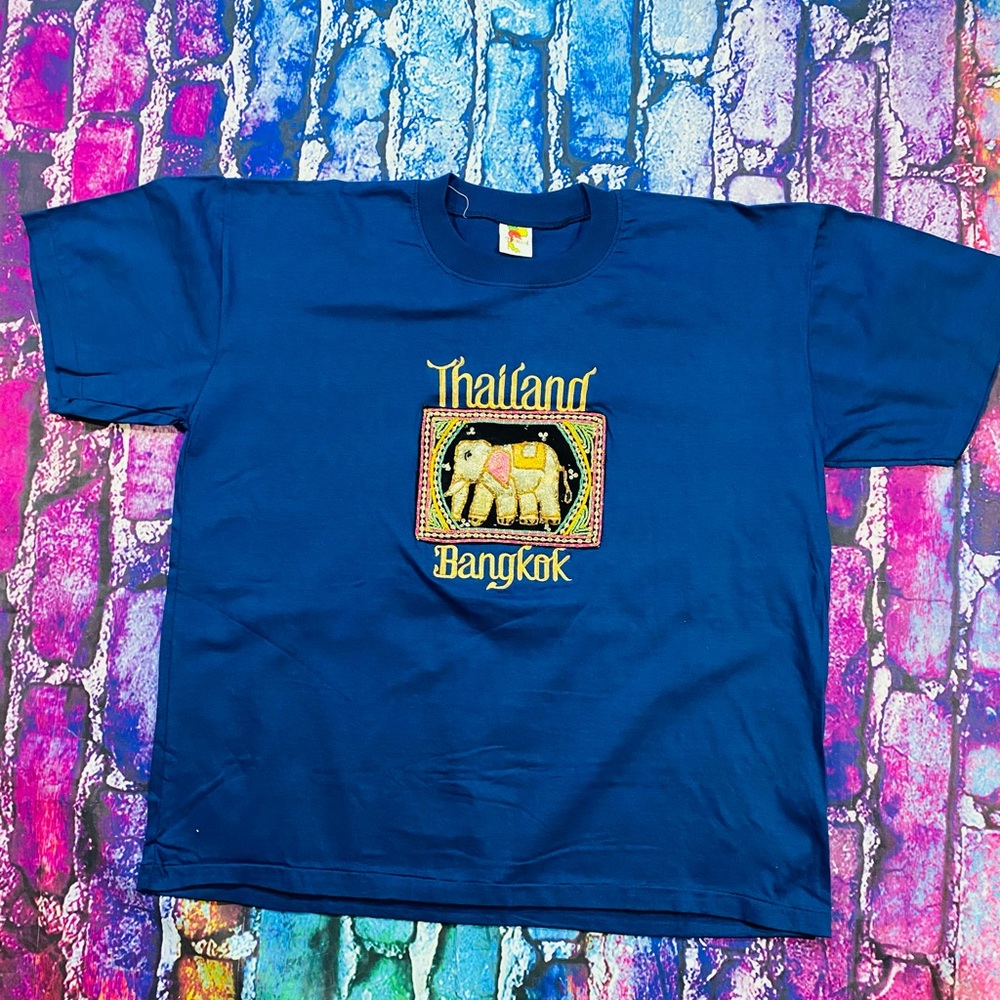 Vintage embroidery Bangkok, Thailand shirt size L single stitched